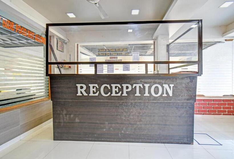 호텔 Collection O Blue House Resort