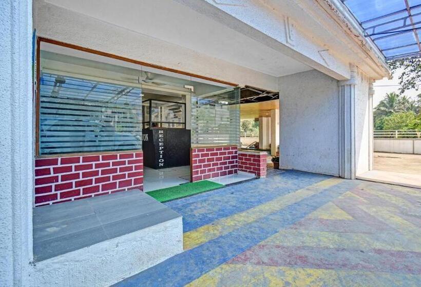 호텔 Collection O Blue House Resort