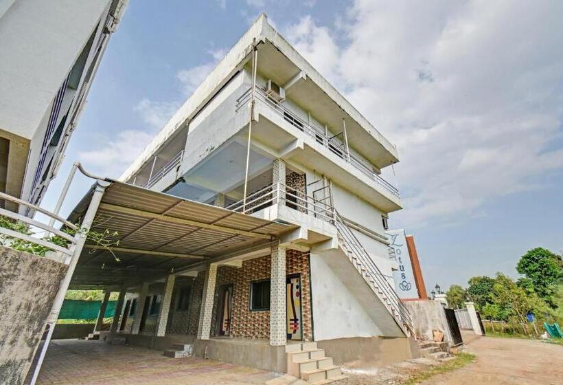 호텔 Collection O Blue House Resort