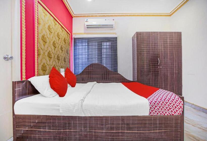 Отель Collection O Ecr Residency And Service Apartment