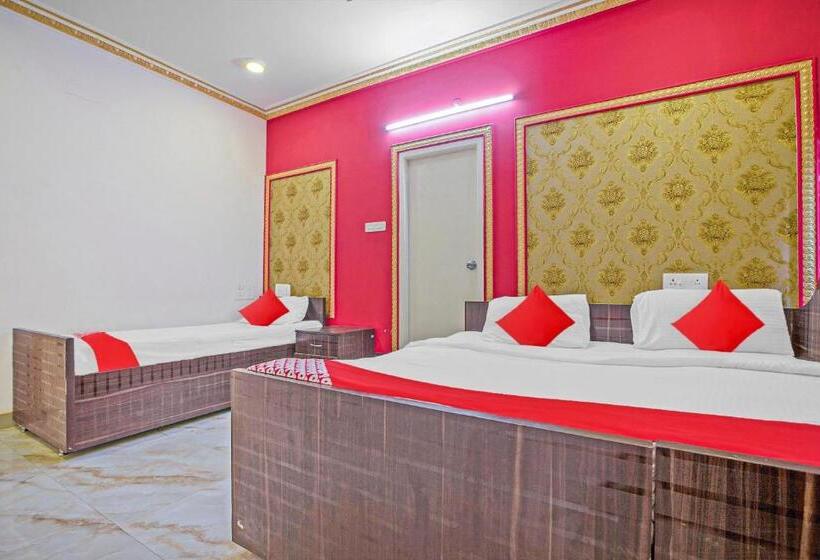 Отель Collection O Ecr Residency And Service Apartment