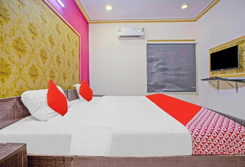 Отель Collection O Ecr Residency And Service Apartment