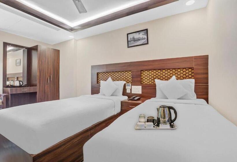 호텔 Collection O Palace Inn