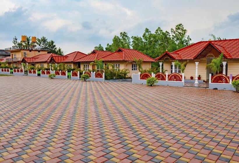 Отель Coorg Maharaja Resort And Spa