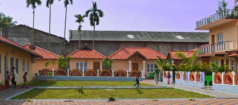 Отель Coorg Maharaja Resort And Spa