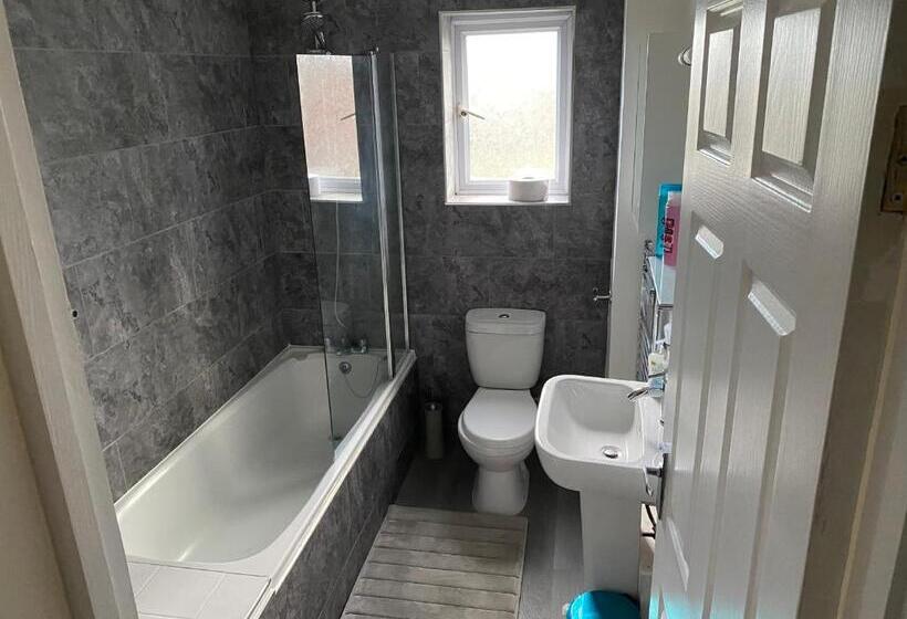 فنادق الكبسولة Alder En Suite Self Catering With Private Shower 3