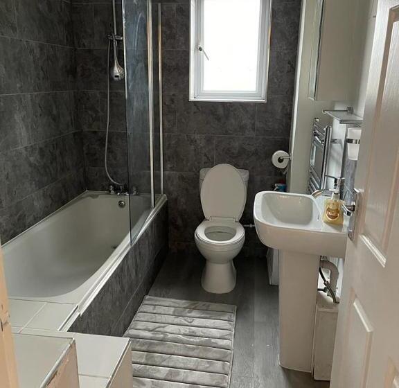 캡슐 호텔 Alder En Suite Self Catering With Private Shower 3