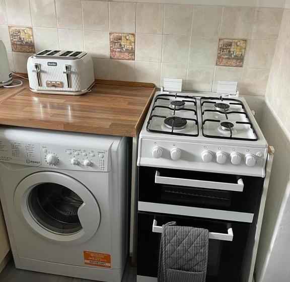 캡슐 호텔 Alder En Suite Self Catering With Private Shower 3