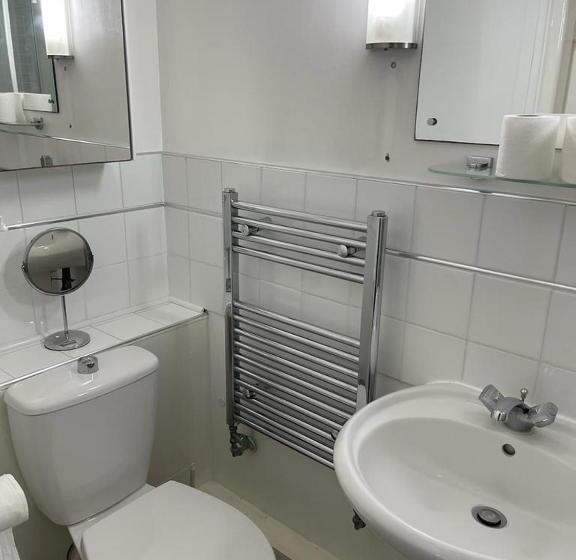 캡슐 호텔 Alder En Suite Self Catering With Private Shower 3