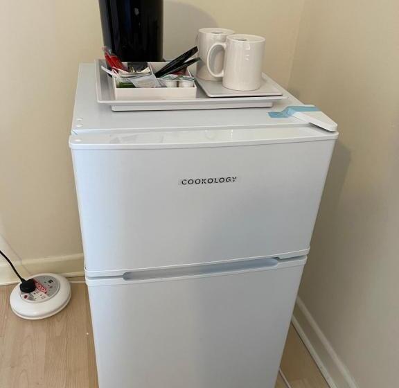 Капсульный Oтель Blackberry Rooms Self Catering