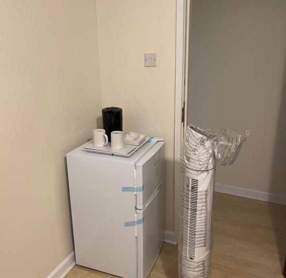 Капсульный Oтель Blackberry Rooms Self Catering