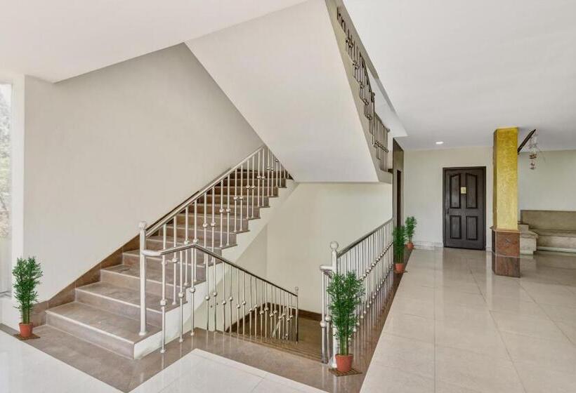 ホテル Kalapurackal Residency