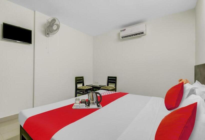 ホテル Kalapurackal Residency