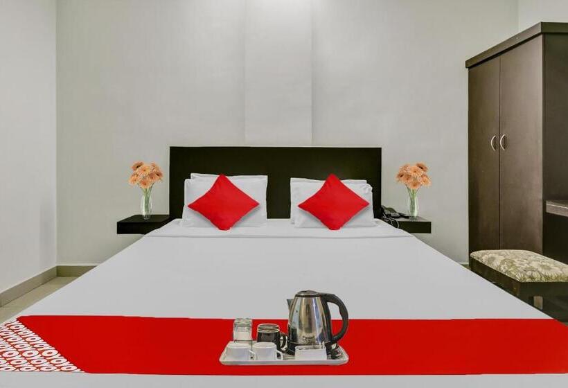 ホテル Kalapurackal Residency