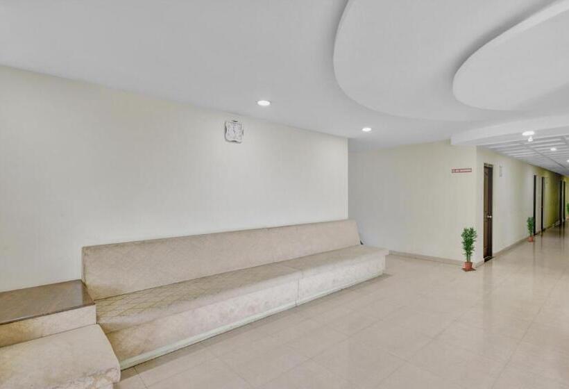 ホテル Kalapurackal Residency