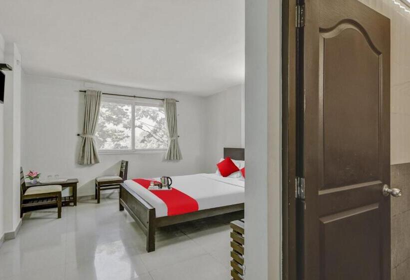 ホテル Kalapurackal Residency