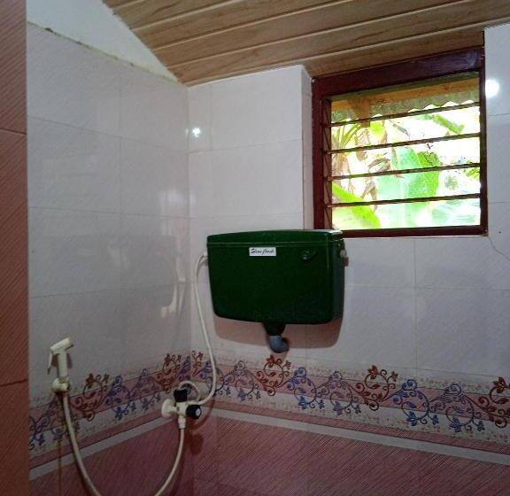 Отель Gundappa Cafe Gokarna Kudle Beach