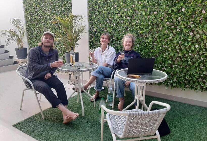 هتل Hospedaje Costa Malabrigo