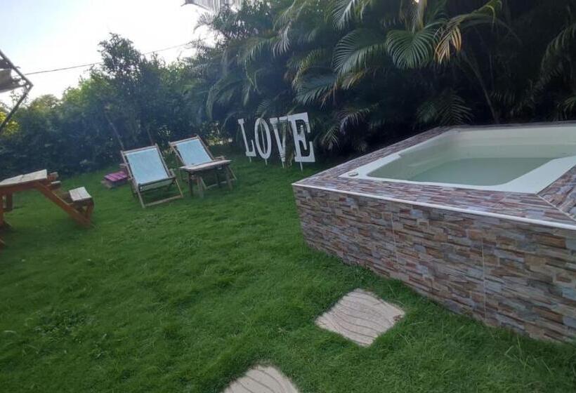 ホテル Hostel Glamping Mistiko Safari   Carmen De Apicala