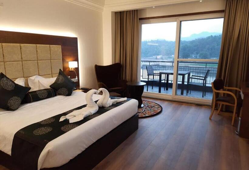 Отель Jay Clarks Exotica