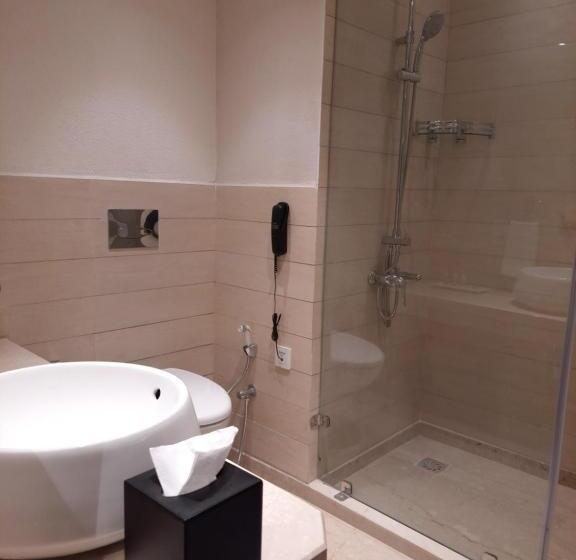 Отель Jay Clarks Exotica