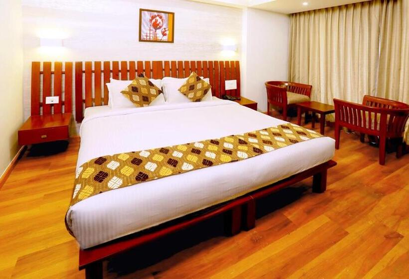 Отель Kabani Regency