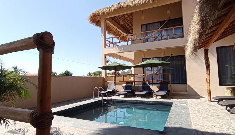 Отель Lya Beach House