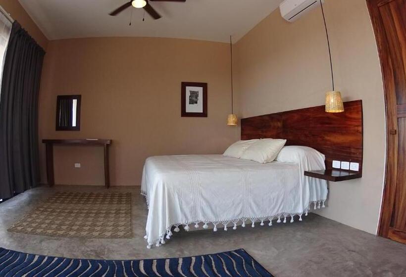 Отель Lya Beach House