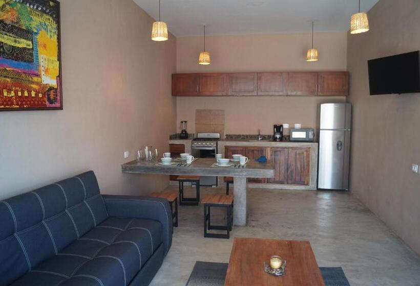 Отель Lya Beach House