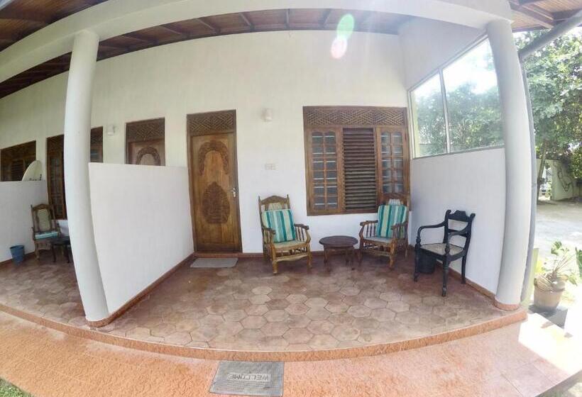 호텔 Moon Bridge Beach Resort