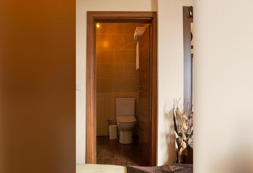 هتل N Bjeshke Te Guri I Zi