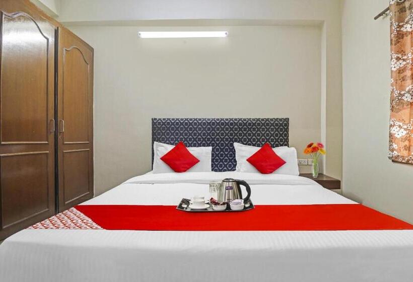 בית מלון כפרי Oyo Altima Suites Near Ayyapa Society