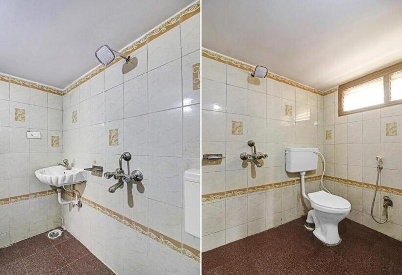 בית מלון כפרי Oyo Altima Suites Near Ayyapa Society