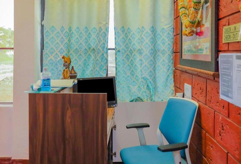 בית מלון כפרי Oyo Flagship 84379 York Inn