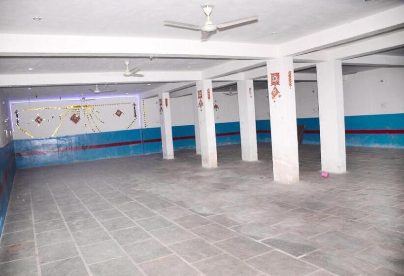 فندق Oyo Shree Shayam