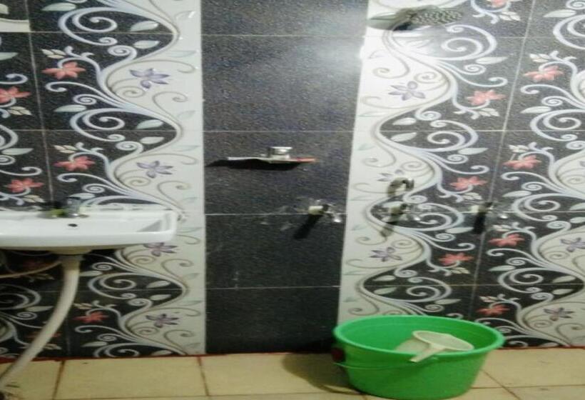 Отель Oyo Shri Veni Madhav