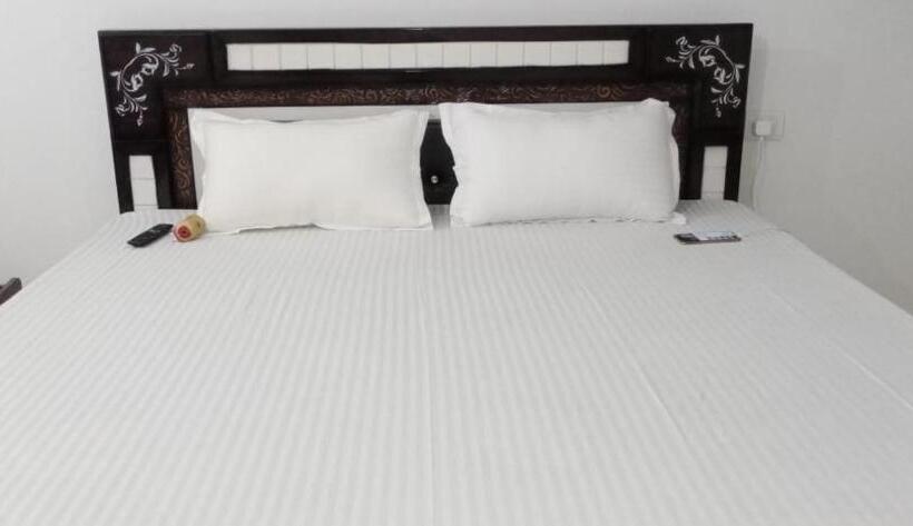 Отель Oyo Sweet Home