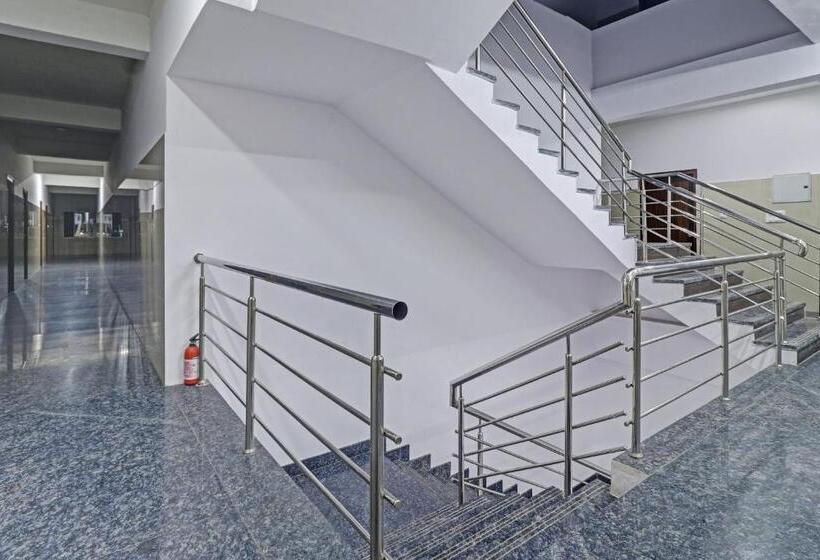 فندق Oyo Vr Residency