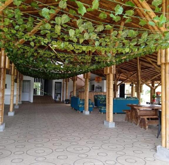 هتل Puerta Del Cafe