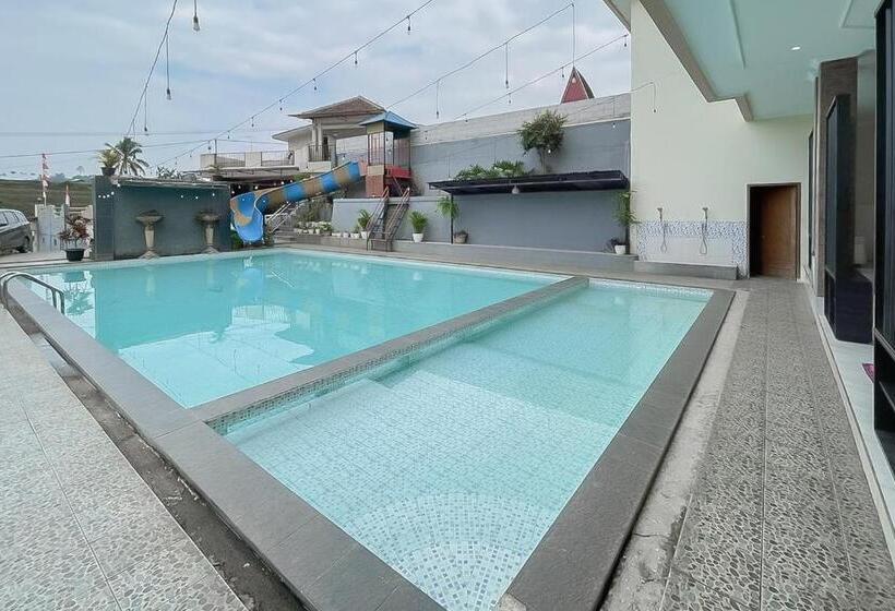 호텔 Reddoorz Resort Syariah At Rancakalong Sumedang