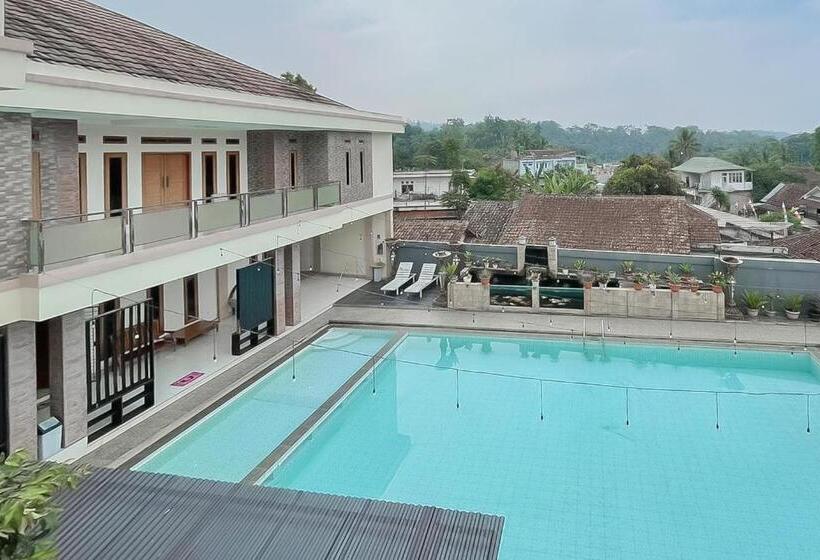 호텔 Reddoorz Resort Syariah At Rancakalong Sumedang