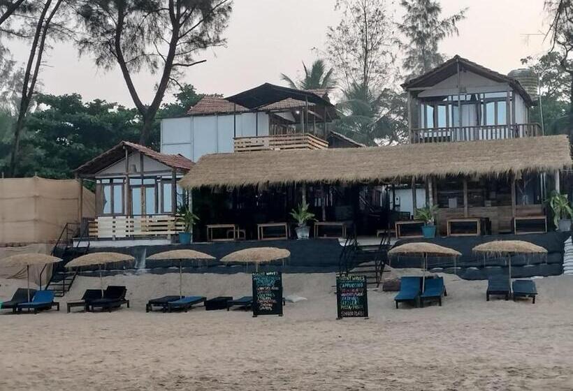 Отель Silent Waves