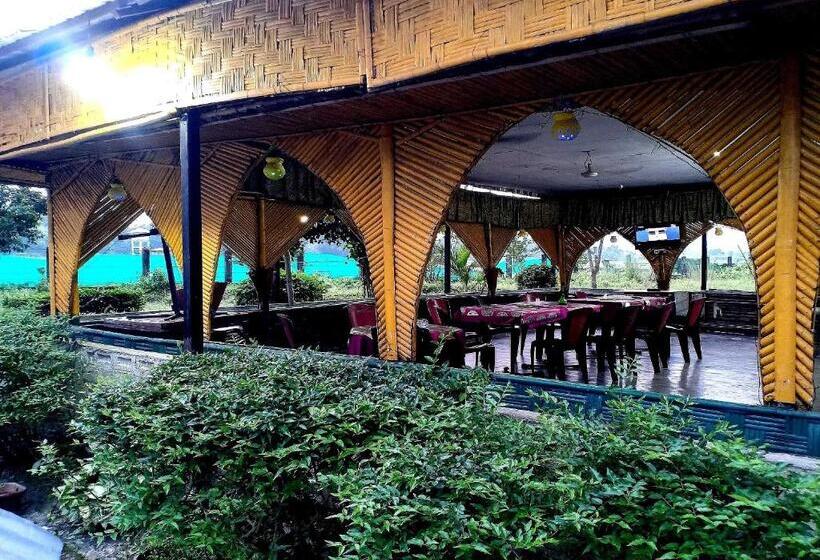 בית מלון כפרי Spot On Kontiki Resort India