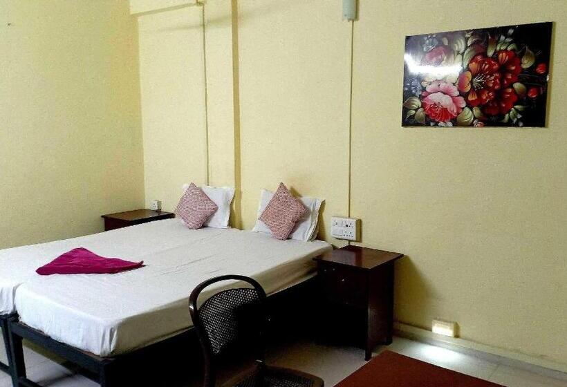 בית מלון כפרי Spot On Kontiki Resort India