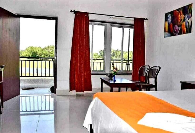 בית מלון כפרי Spot On Kontiki Resort India