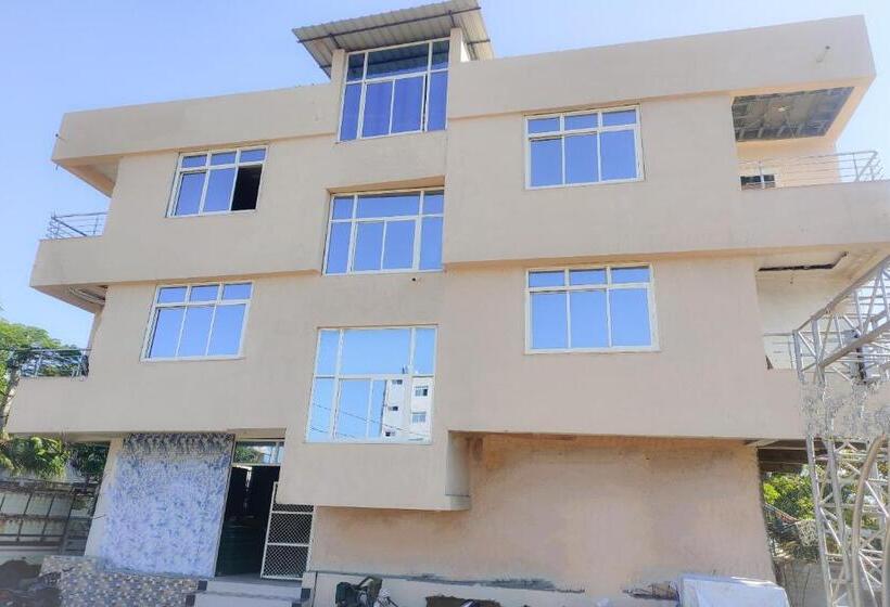 Отель Spot On Pachmarhi Hills