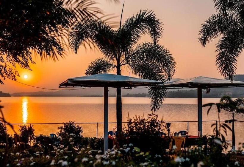 בית מלון כפרי Sunshine Resort