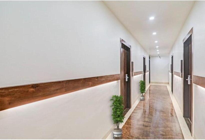 בית מלון כפרי Super Oyo Flagship 83435 Silver Grand