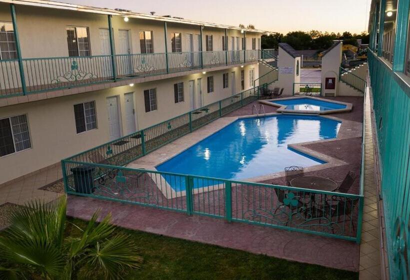 Отель Trébol Inn