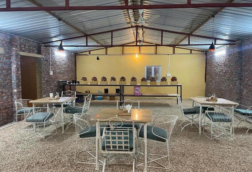 فندق Venture Desert Camp